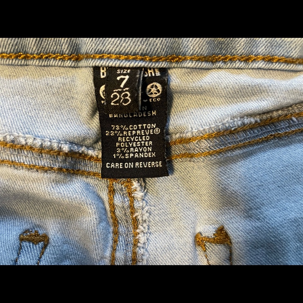 Size 7 Rewash jean shorts - Picture 3 of 3